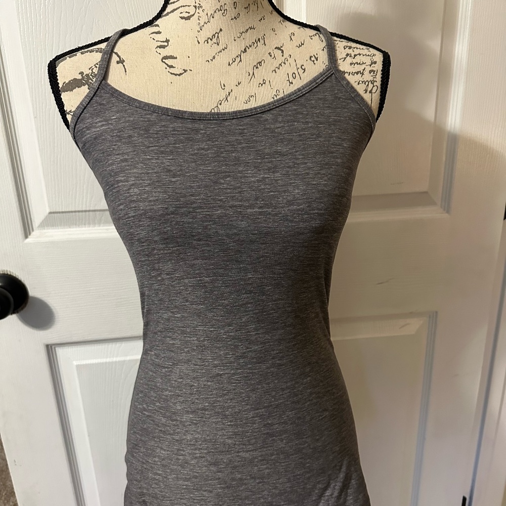 069 Lululemon 🍋 Power Y Tank Size 4